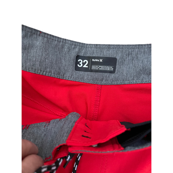 Hurley Men's Swimwear sz 32 Phantom 18" Board-shorts Red‎ Back NWT - Picture 2 of 5